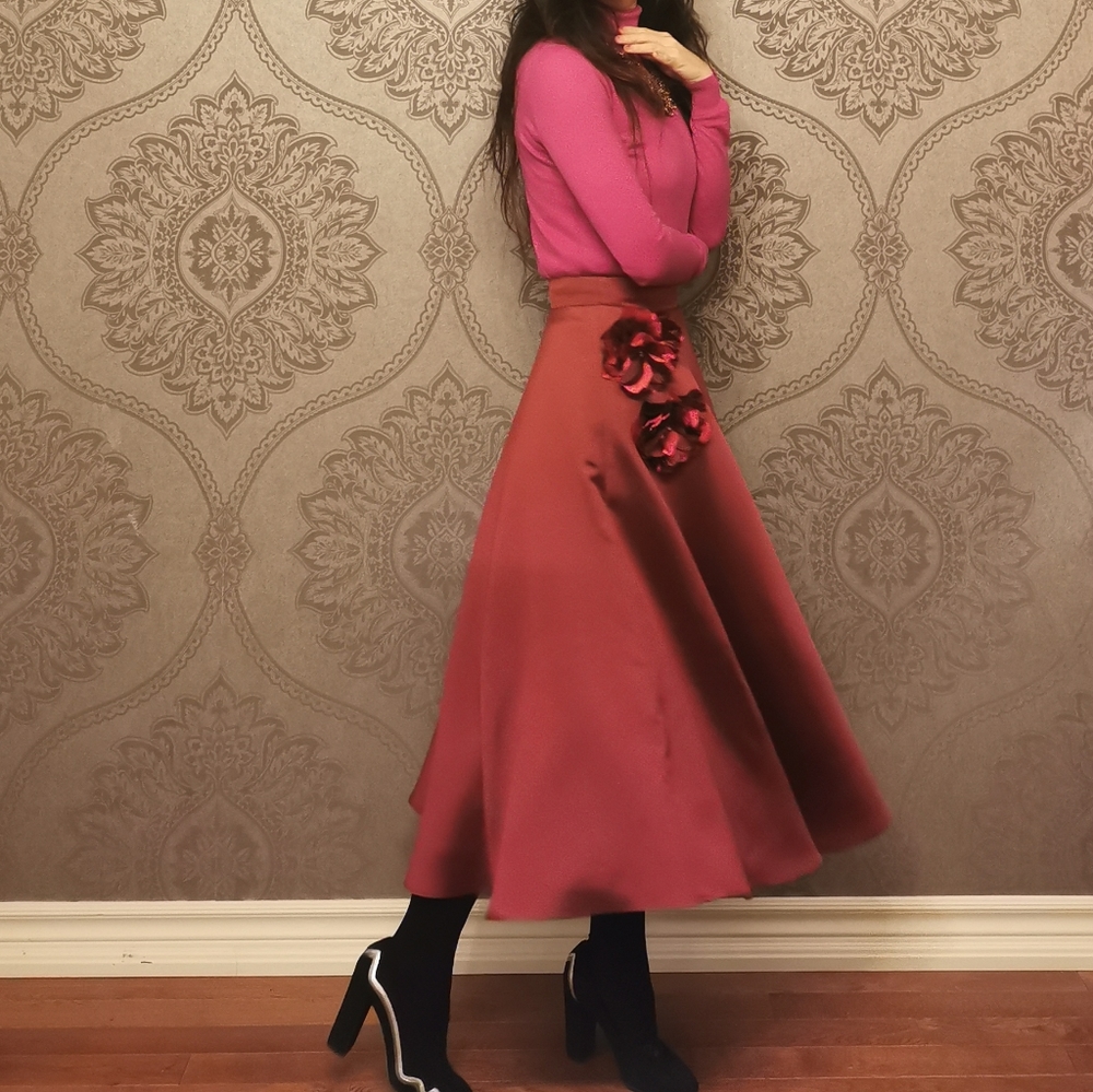 Silk Wool skirt with floral embellishment